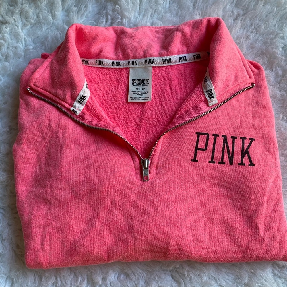 VS Pink pullover sweatshirt